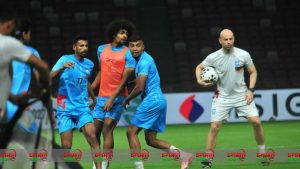 অনুশীলনে হামজা-জামাল।